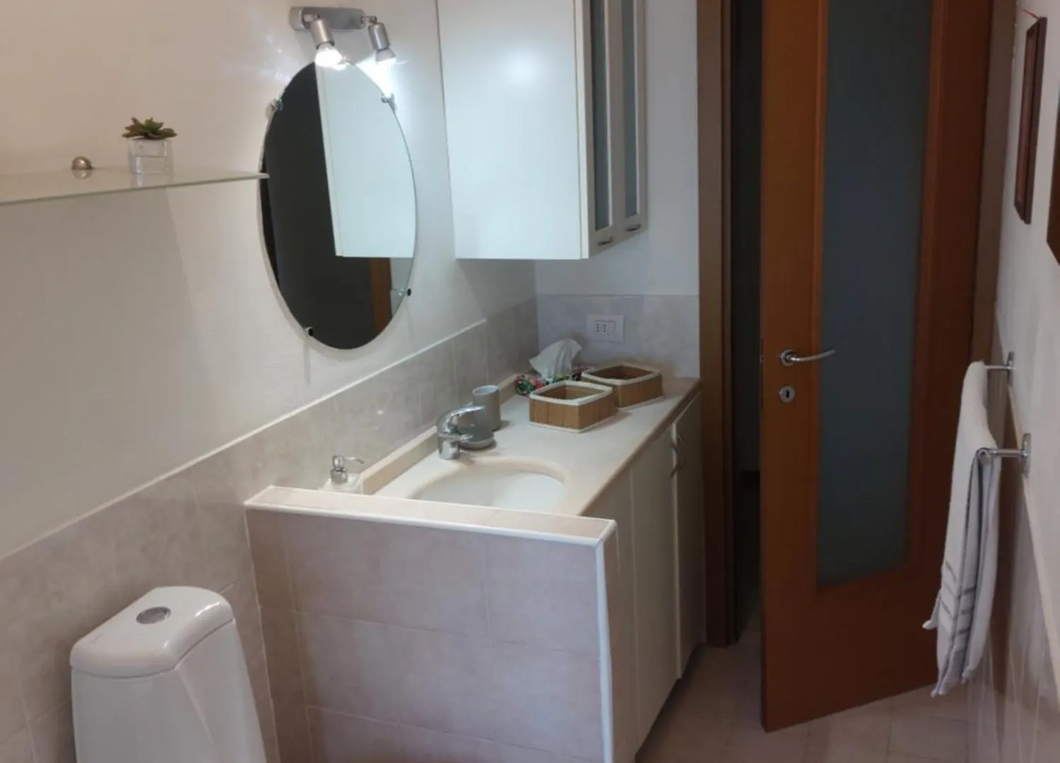 Milan Panoramic Top Floor Flat 0*,  Italy